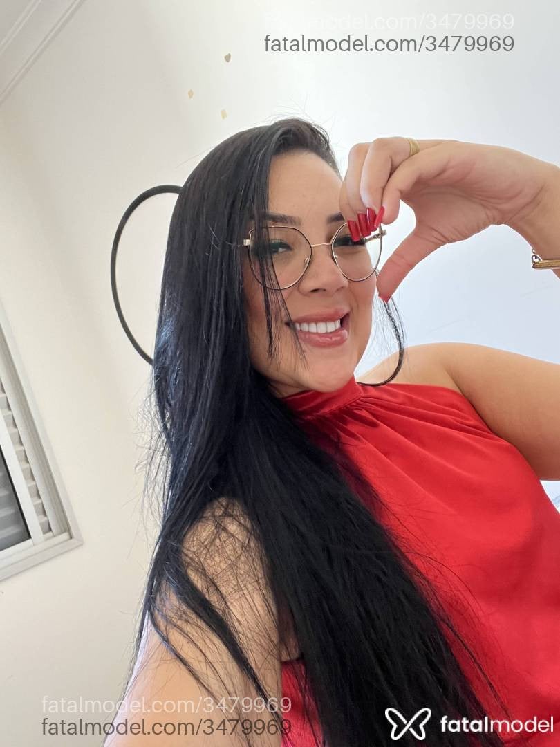 Acompanhante mulher morena (o) de olhos castanhos - Laura