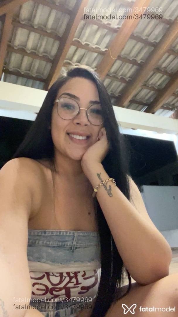 Acompanhante mulher morena (o) de olhos castanhos - Laura