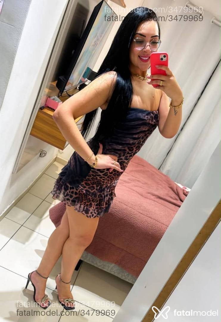 Acompanhante mulher morena (o) de olhos castanhos - Laura