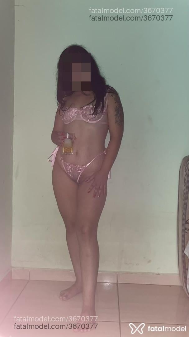 Acompanhante mulher morena (o) de olhos mel - Maya