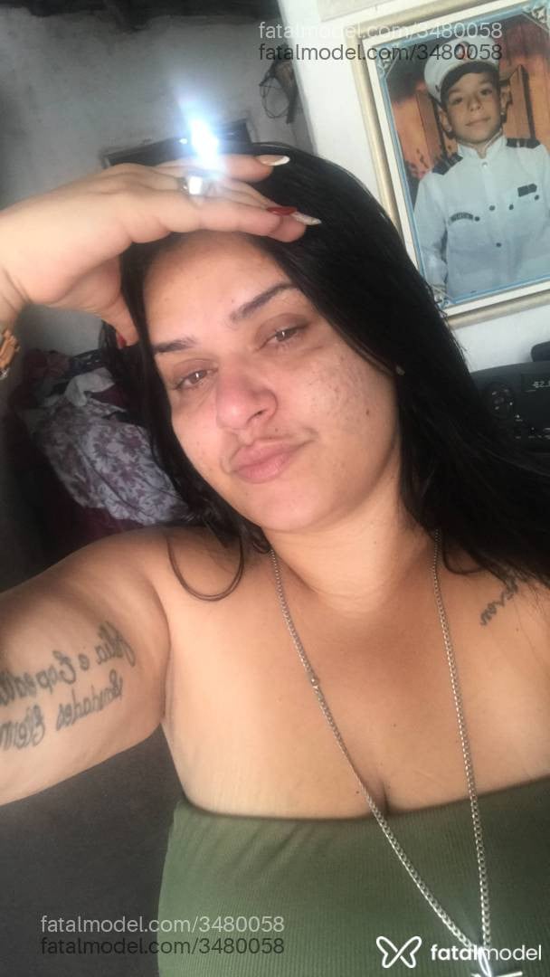 Acompanhante mulher com cabelo castanho de olhos mel - Júlia