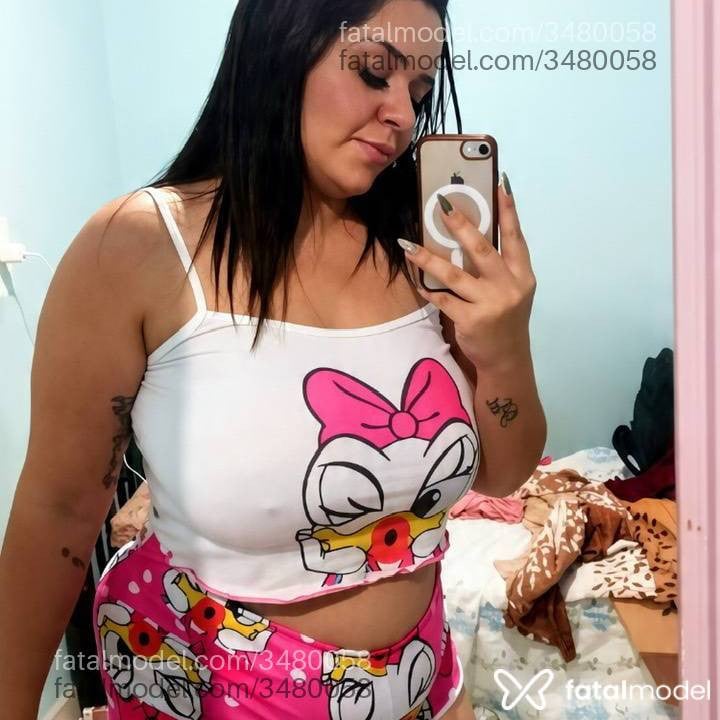 Acompanhante mulher com cabelo castanho de olhos mel - Júlia