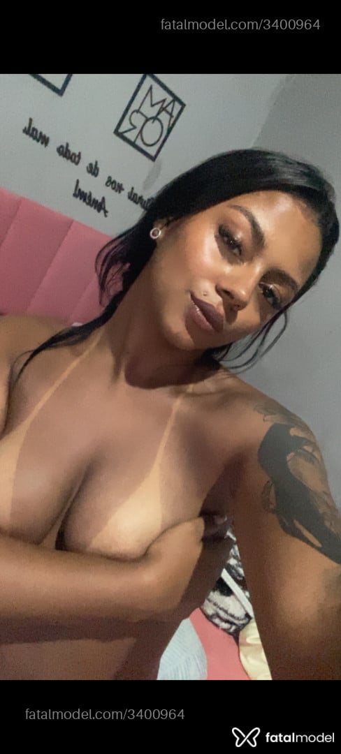 Acompanhante mulher morena (o) de olhos pretos - Morena
