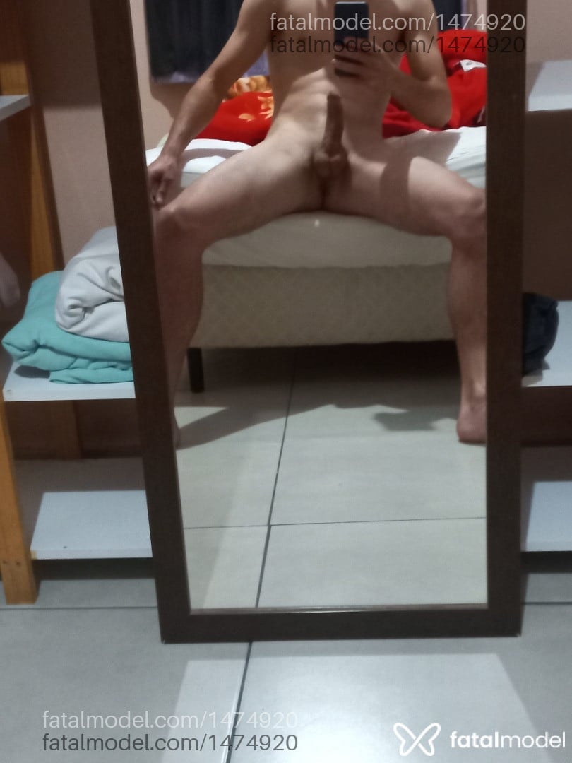 Acompanhante homem morena (o) de olhos castanhos - Amado
