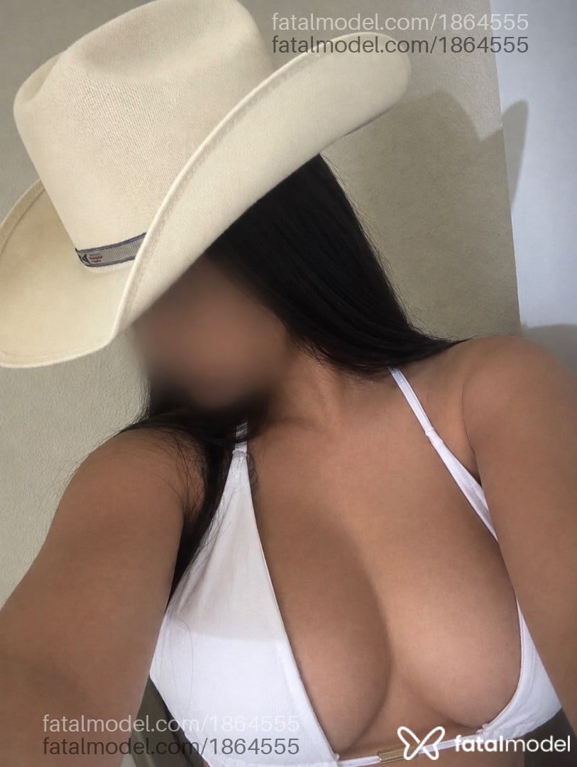 Acompanhante mulher morena (o) de olhos castanhos - Júlia