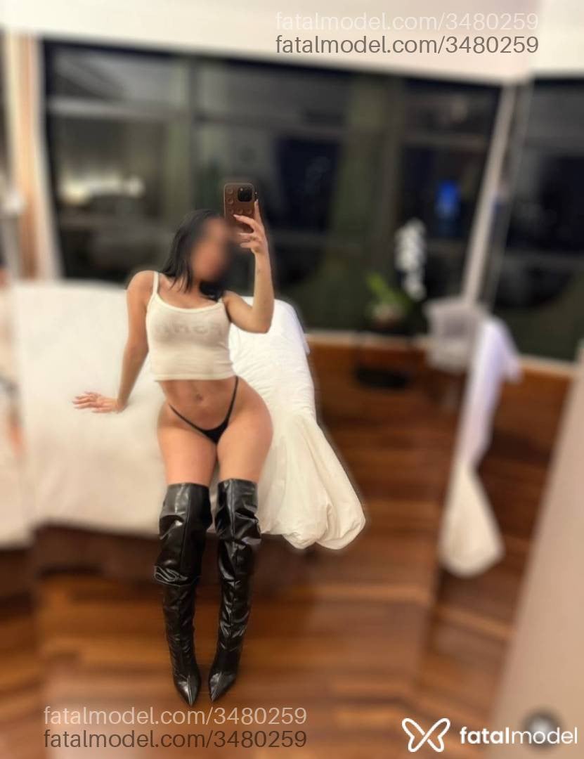 Acompanhante mulher com cabelo castanho de olhos castanhos - Yasmim Rocha