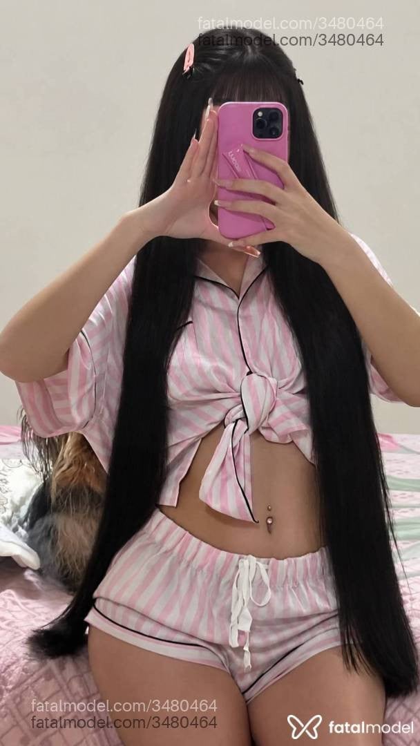 Acompanhante mulher trans morena (o) de olhos pretos - Polly