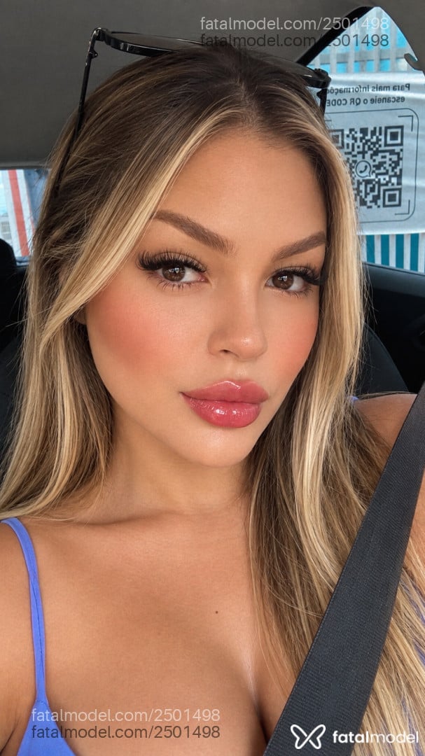 Acompanhante mulher morena (o) de olhos castanhos - Ayla
