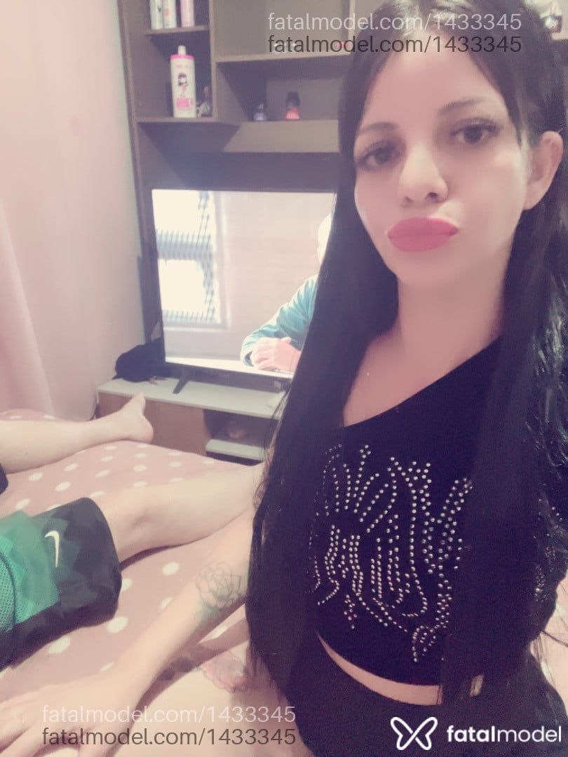 Acompanhante mulher morena (o) de olhos verdes - Bia Bianchi