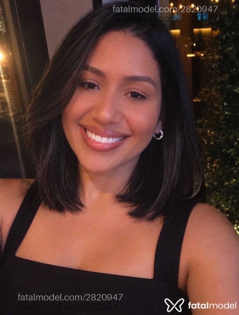 Acompanhante mulher morena (o) de olhos pretos - Taí Trejo