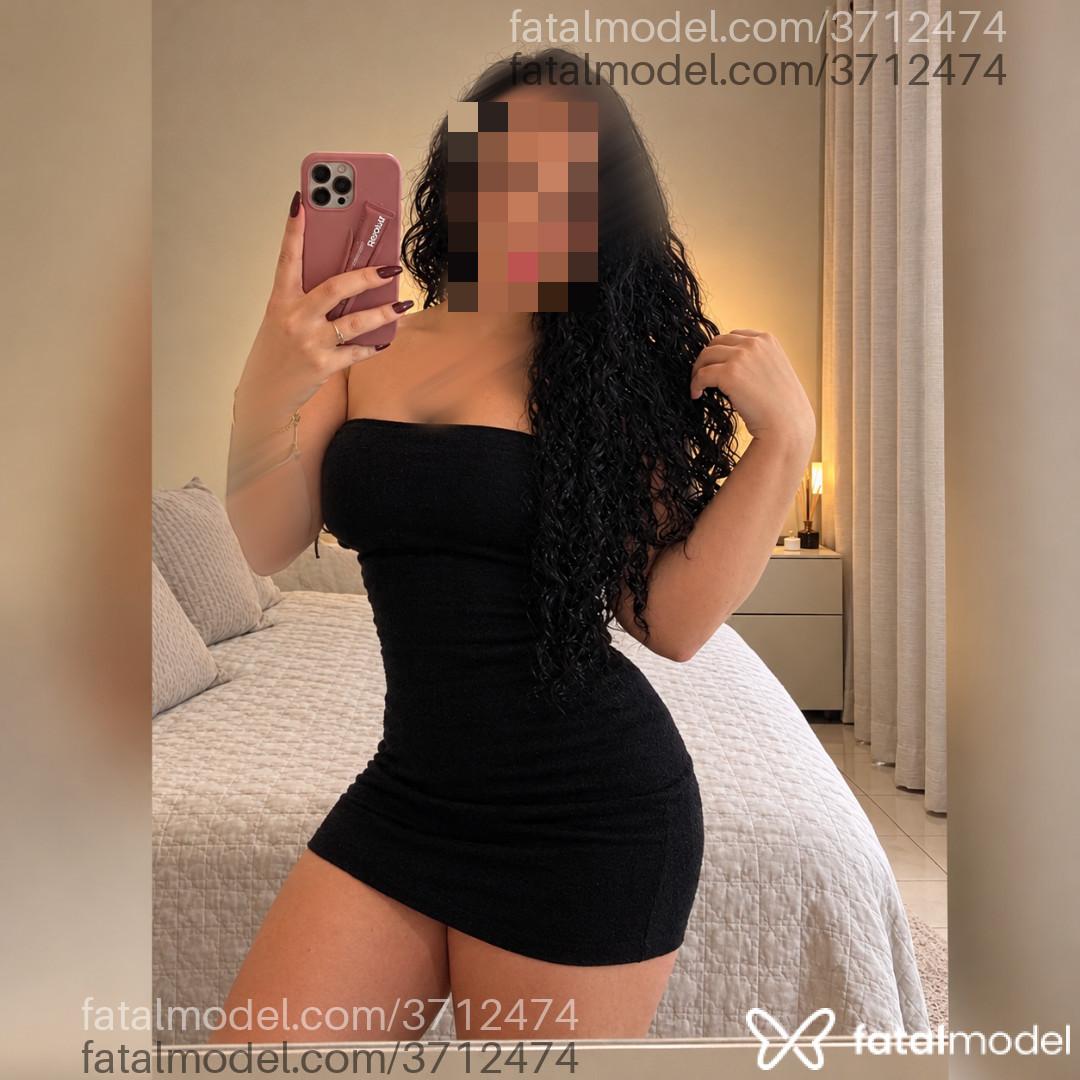 Acompanhante mulher com cabelo castanho de olhos castanhos - Rebeca Fontenelle
