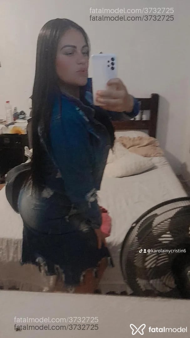Acompanhante mulher com cabelo castanho de olhos mel - Izabelly