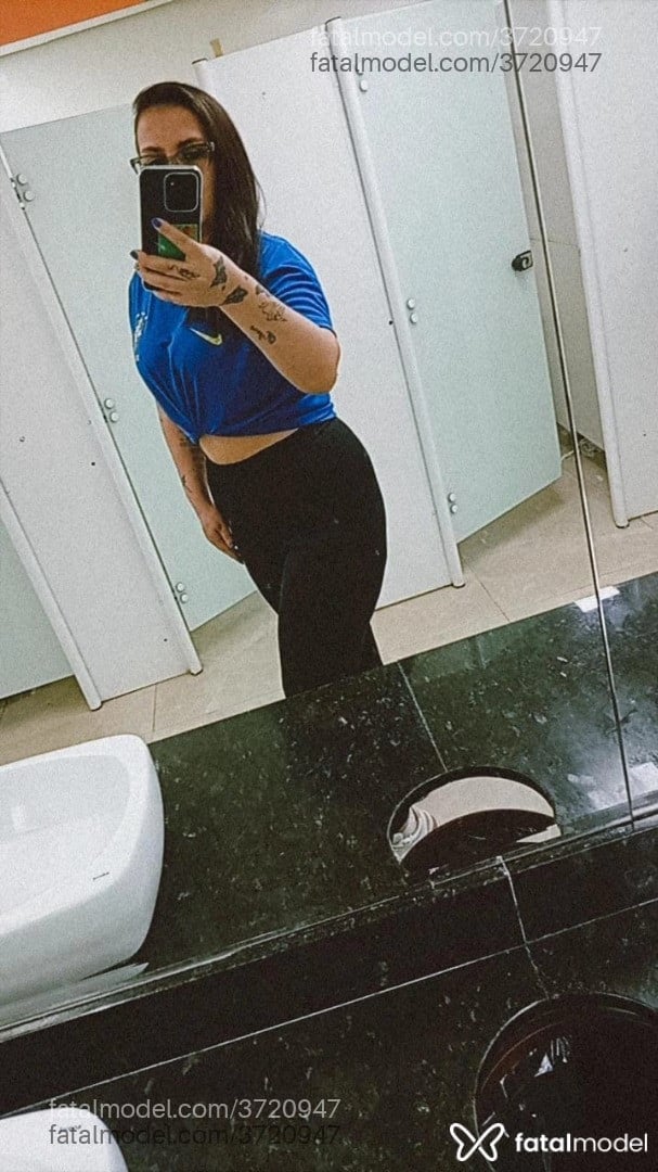 Acompanhante mulher morena (o) de olhos mel - Paola Martin