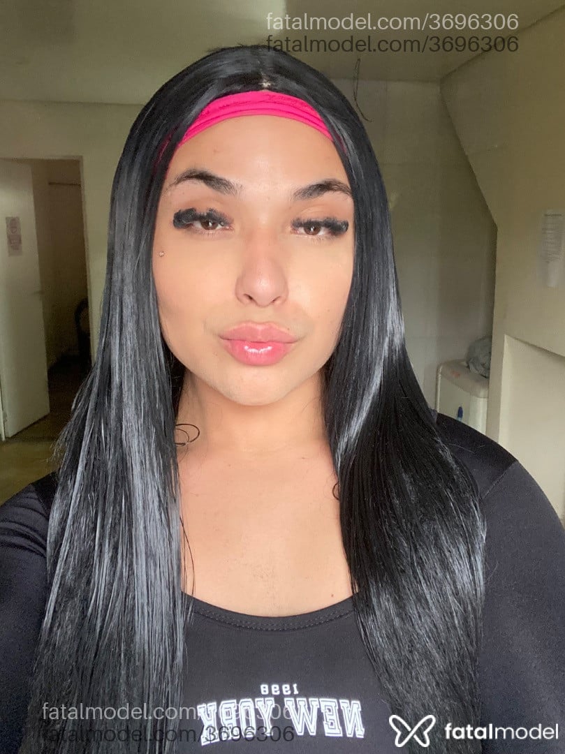 Acompanhante mulher trans morena (o) de olhos castanhos - Giovanna Acompanhante mulher trans morena (o) de olhos castanhos - Giovanna