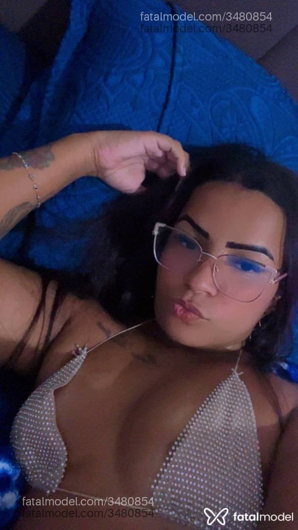 Acompanhante mulher morena (o) de olhos pretos - Kimberly
