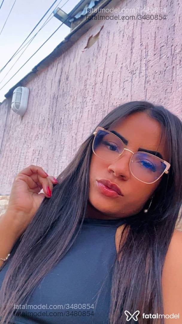 Acompanhante mulher morena (o) de olhos pretos - Kimberly