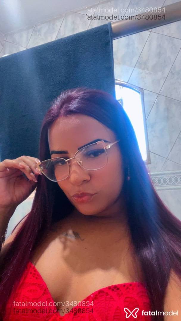 Acompanhante mulher morena (o) de olhos pretos - Kimberly