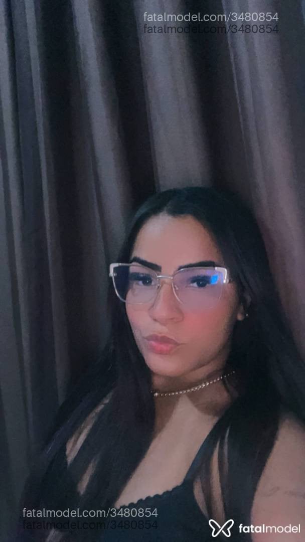 Acompanhante mulher morena (o) de olhos pretos - Kimberly
