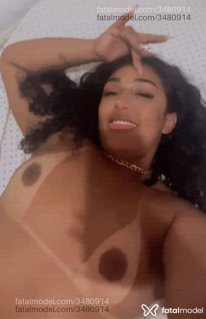 Acompanhante mulher morena (o) de olhos pretos - Jade