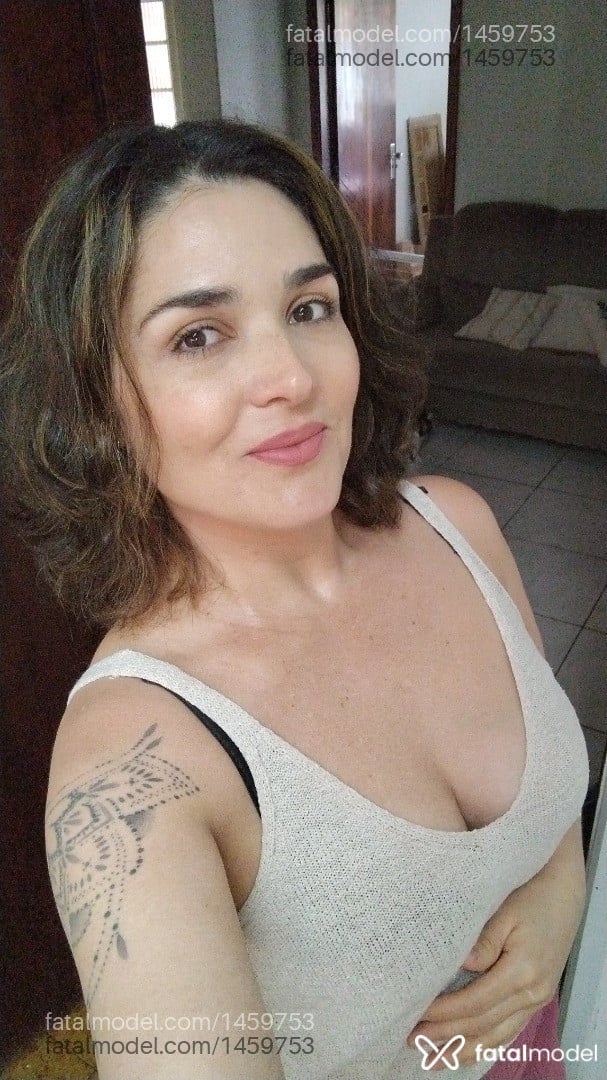 Acompanhante mulher com cabelo castanho de olhos castanhos - Sarah Gracie