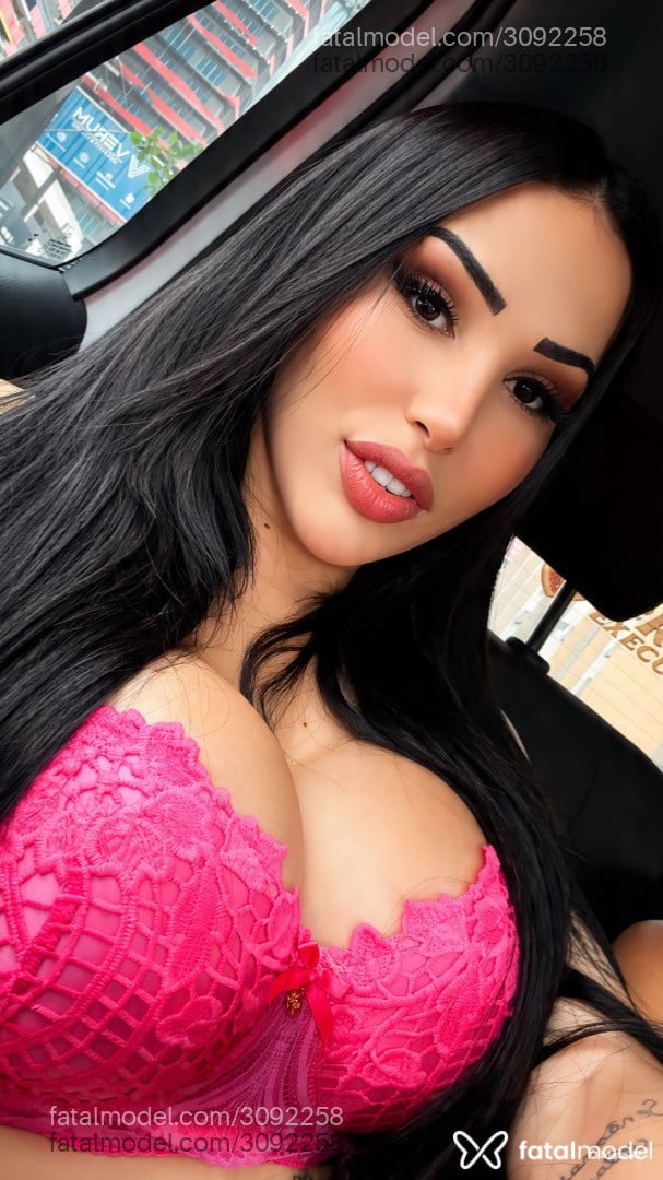 Acompanhante mulher trans morena (o) de olhos castanhos - Kethellyn