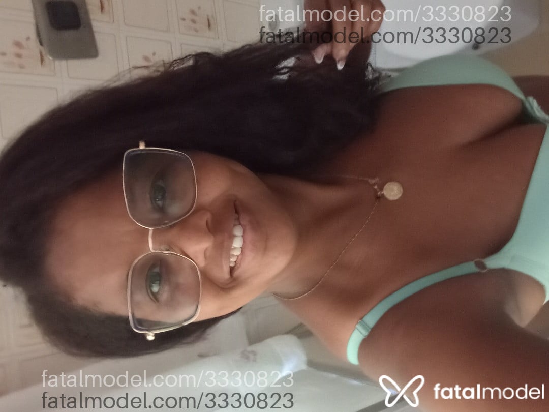 Acompanhante mulher morena (o) de olhos castanhos - Morena Flor