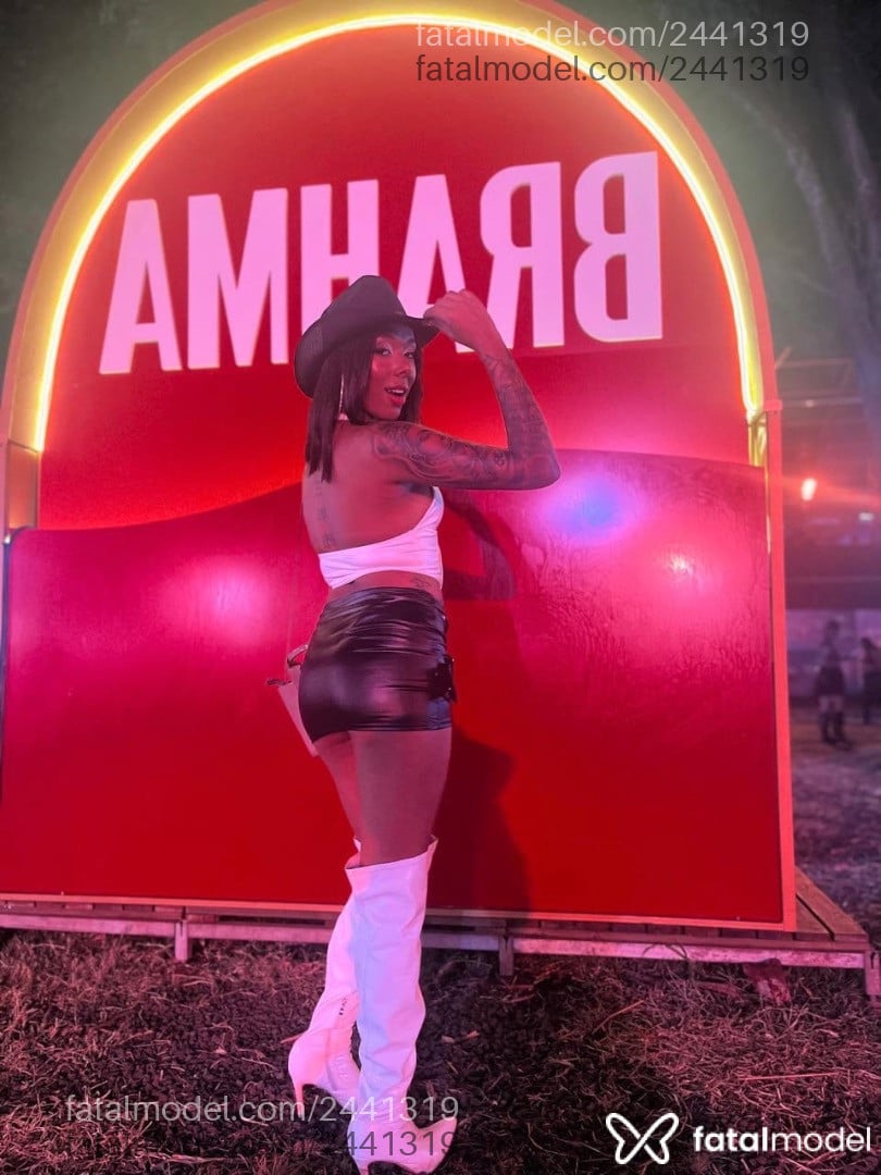 Acompanhante mulher com cabelo castanho de olhos castanhos - Amanda