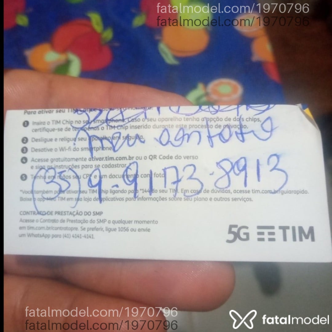 Acompanhante homem com cabelo castanho de olhos castanhos - Elias Ulysses