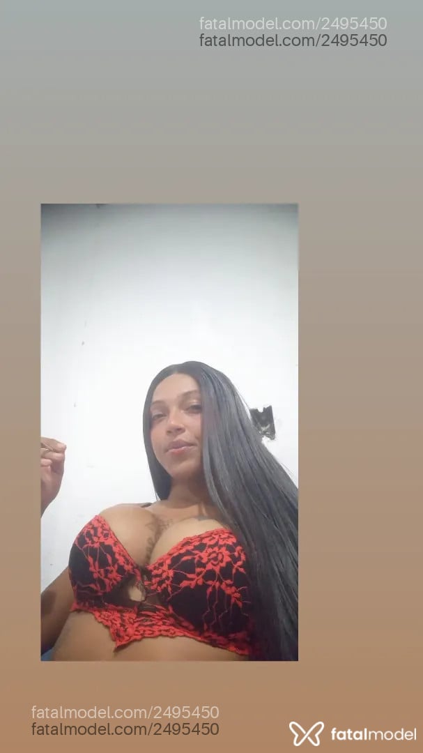 Acompanhante homem trans morena (o) de olhos castanhos - Shofia
