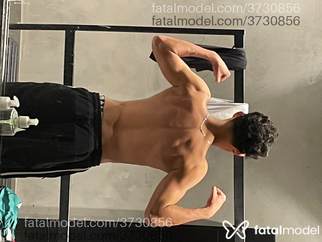 Acompanhante homem morena (o) de olhos castanhos - Thiago Paz