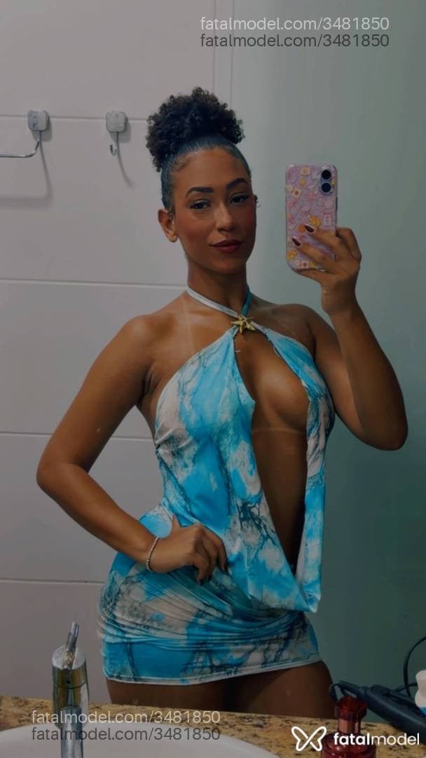 Acompanhante mulher com cabelo castanho de olhos castanhos - Nicacio
