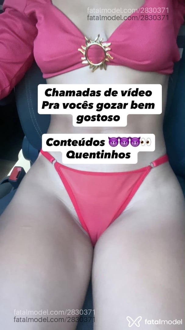 Acompanhante mulher morena (o) de olhos pretos - Dora Ray
