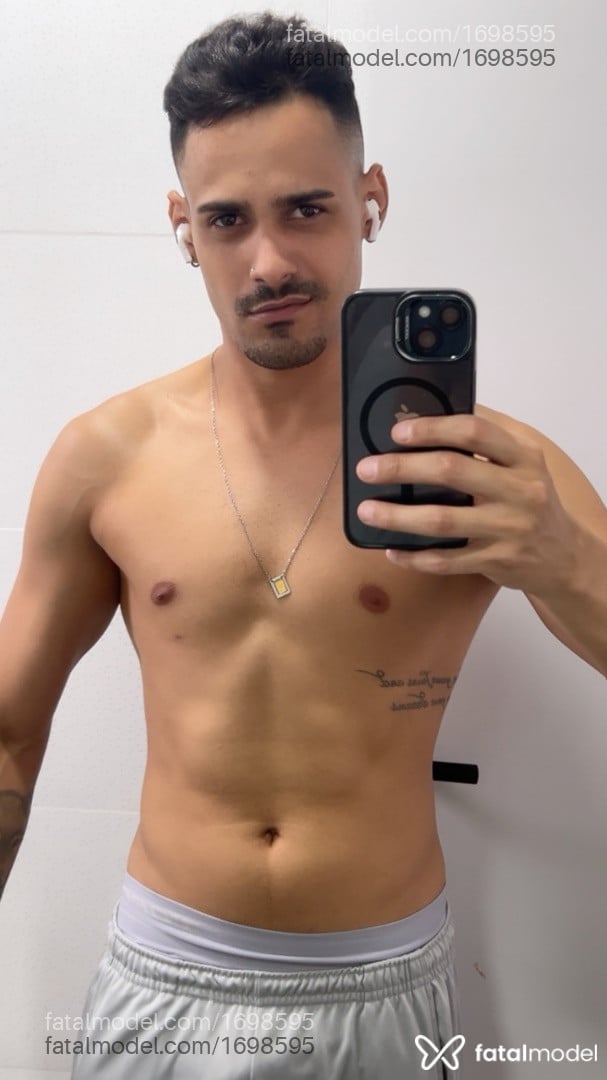 Acompanhante homem morena (o) de olhos castanhos - Arthur Paiva