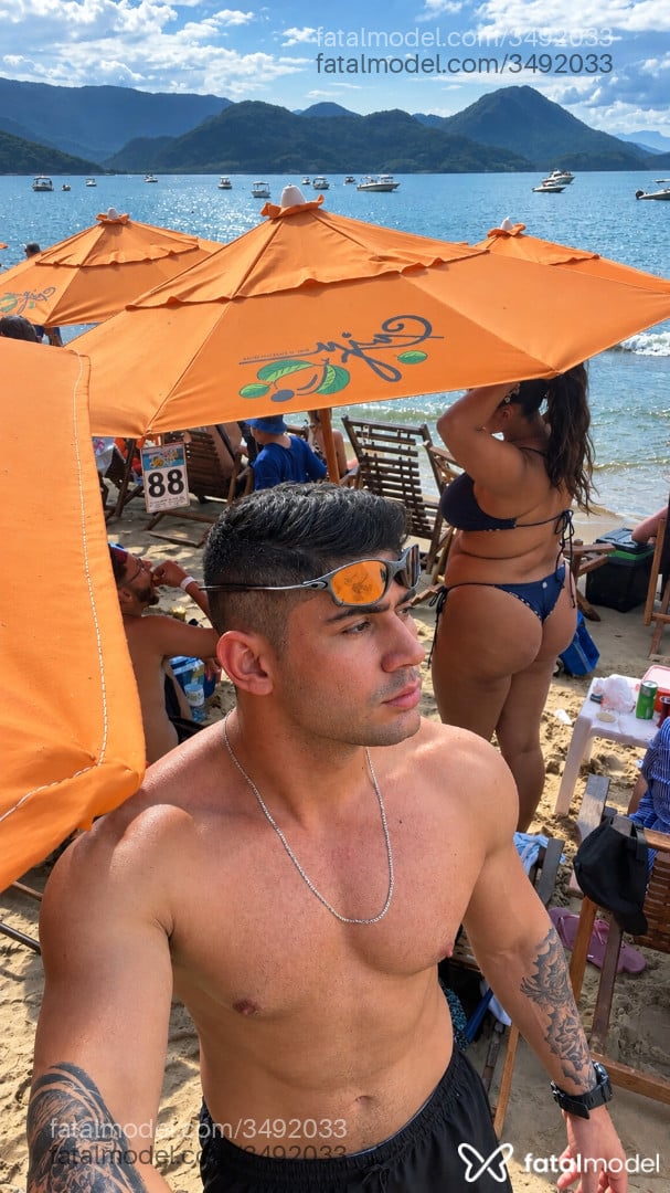 Acompanhante homem morena (o) de olhos castanhos - Kuster