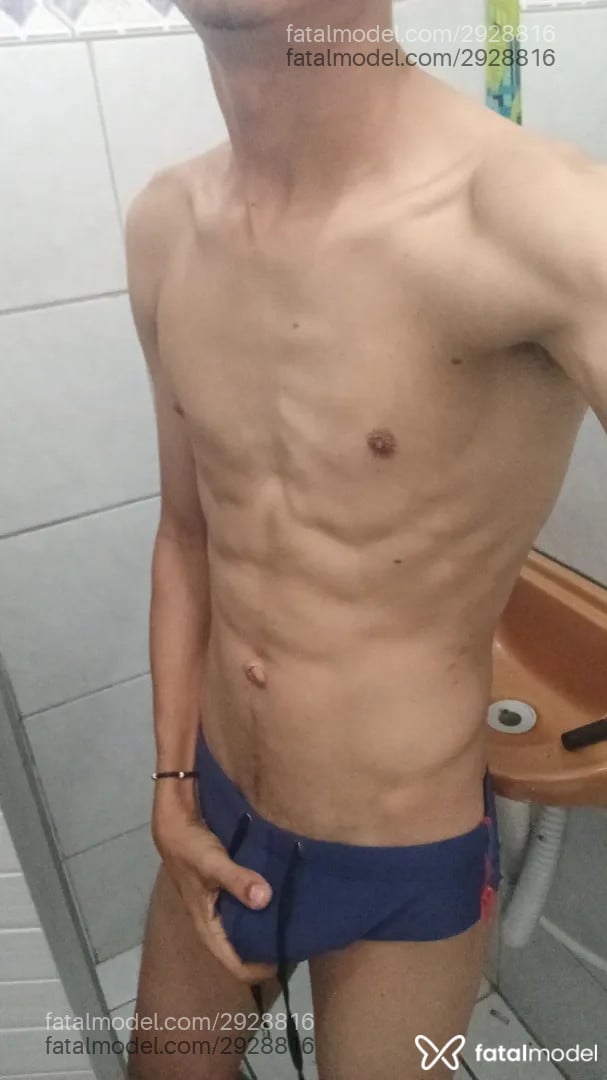 Acompanhante homem morena (o) de olhos castanhos - Novmagrinho