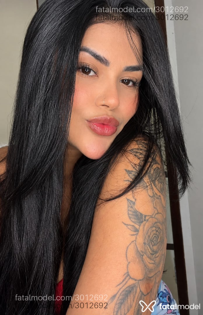 Acompanhante mulher morena (o) de olhos castanhos - Luanna