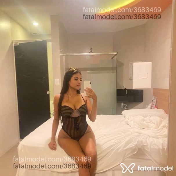 Acompanhante mulher morena (o) de olhos castanhos - Yara
