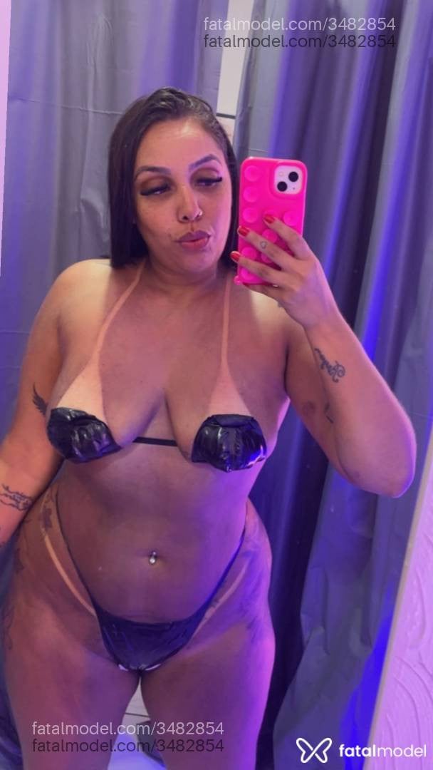 Acompanhante mulher morena (o) de olhos castanhos - Kuppe Brenda