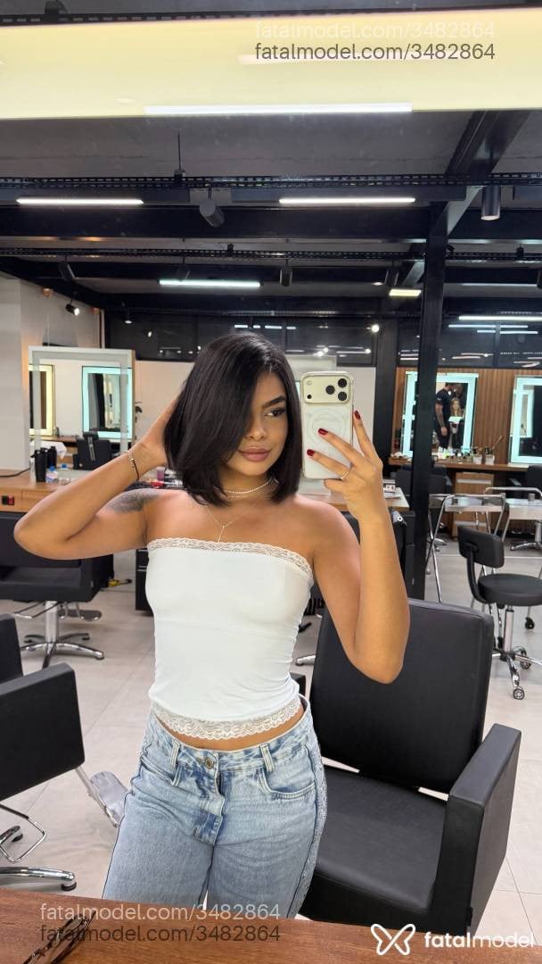 Acompanhante mulher morena (o) de olhos pretos - Roberta