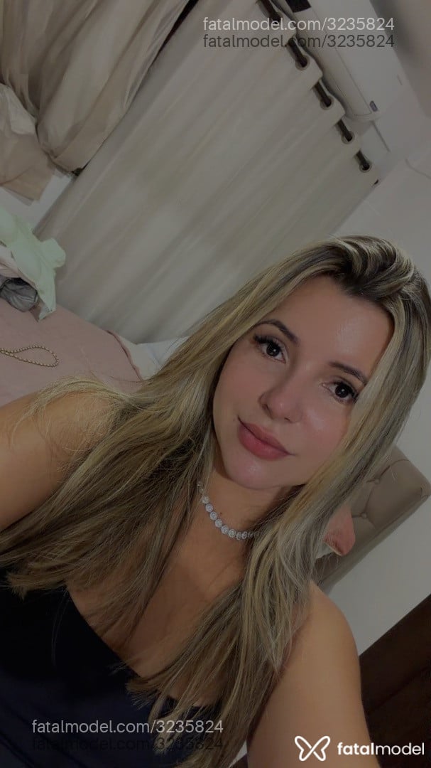Acompanhante mulher loira (o) de olhos pretos - Yasmim Ferraz