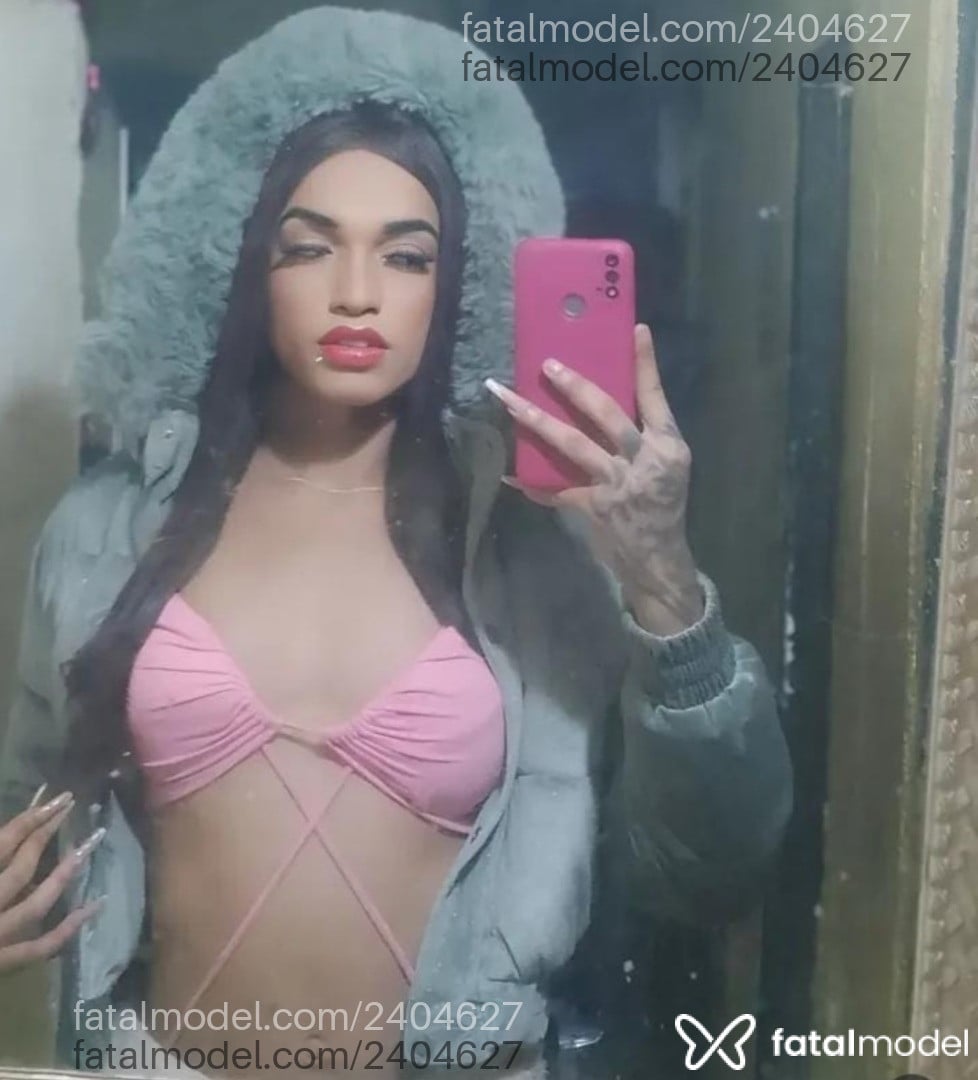 Acompanhante mulher trans ruiva (o) de olhos pretos - Yasmin Vitória