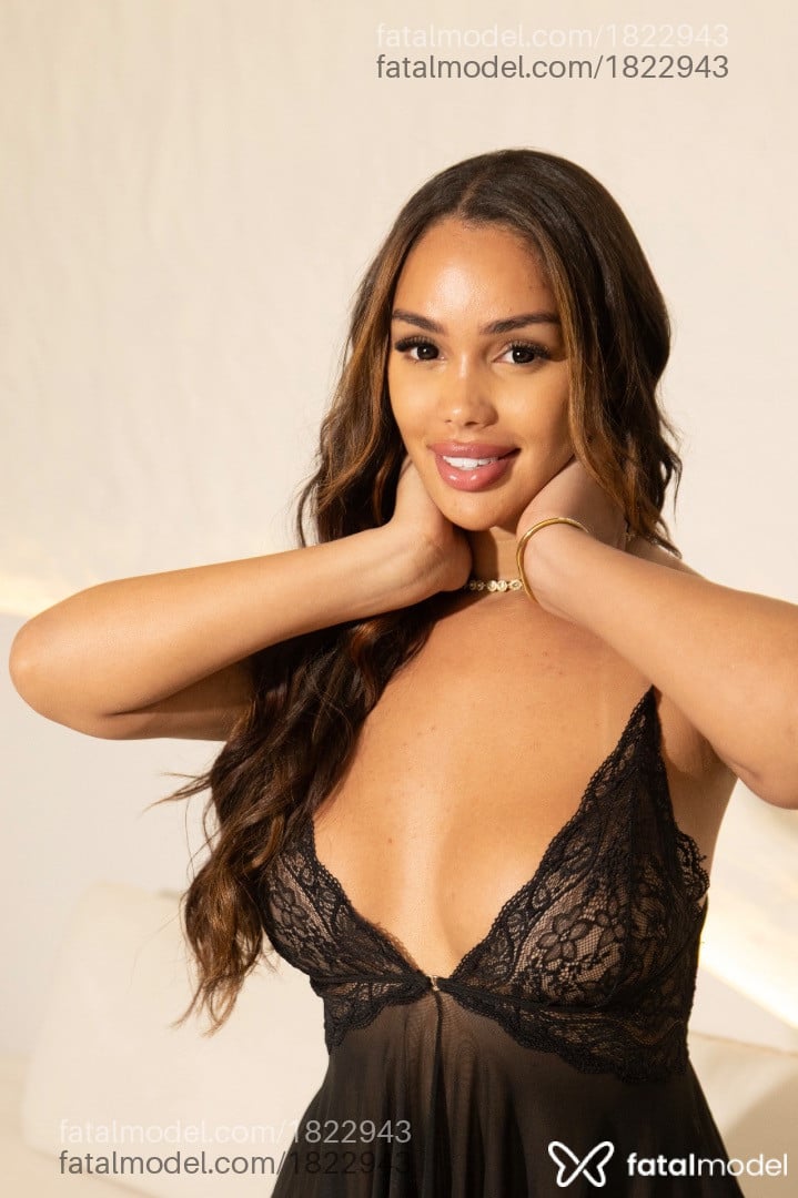 Acompanhante mulher trans morena (o) de olhos castanhos - Luara