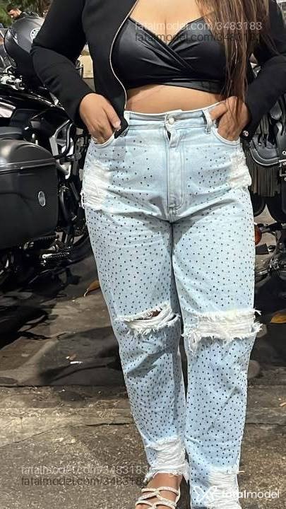 Acompanhante mulher com cabelo castanho de olhos castanhos - Athena