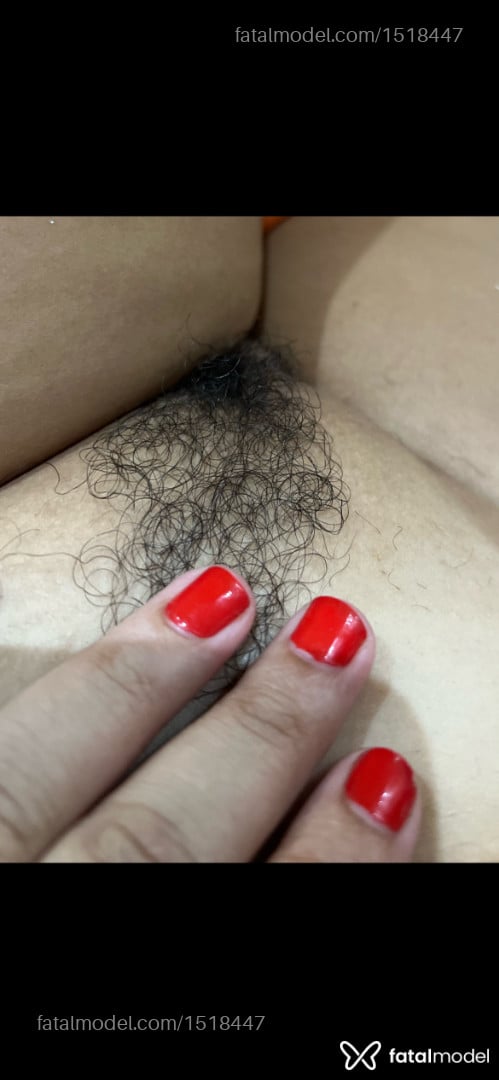 Acompanhante mulher com cabelo castanho de olhos castanhos - Raíssa Belucci