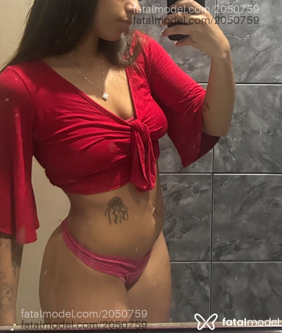 Acompanhante mulher com cabelo castanho de olhos castanhos - Mia