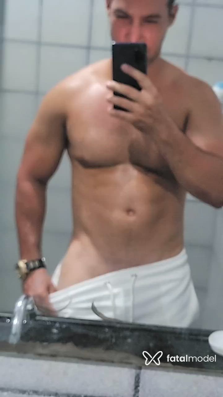 Acompanhante homem com cabelo castanho de olhos castanhos - Ryan