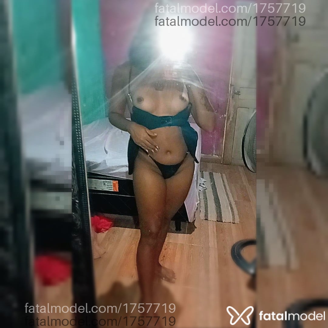 Acompanhante mulher morena (o) de olhos castanhos - Anjiinha
