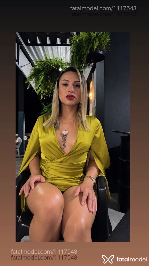 Acompanhante travesti loira (o) de olhos castanhos - Mell Carvalho