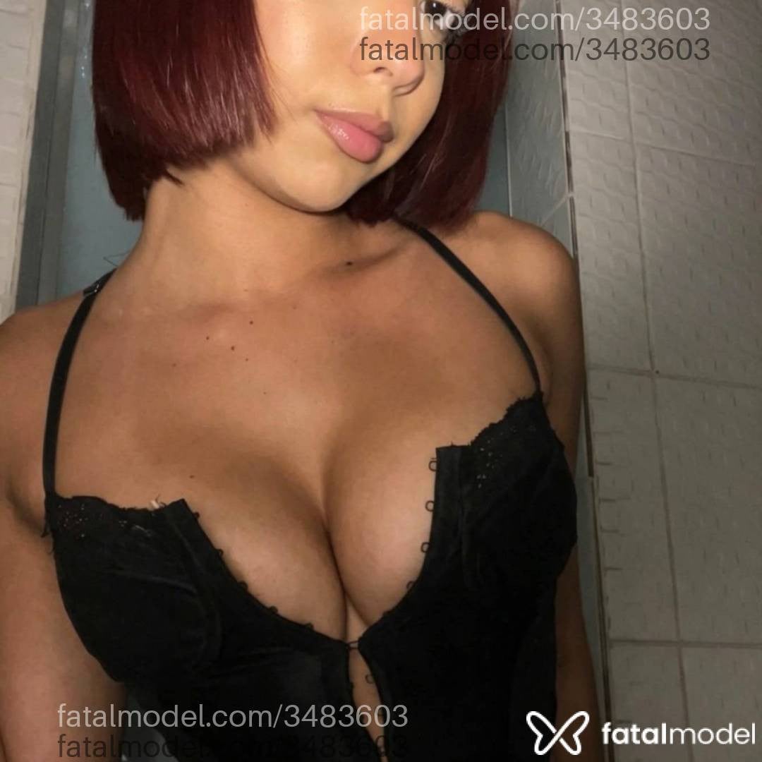 Acompanhante mulher ruiva (o) de olhos castanhos - Mili