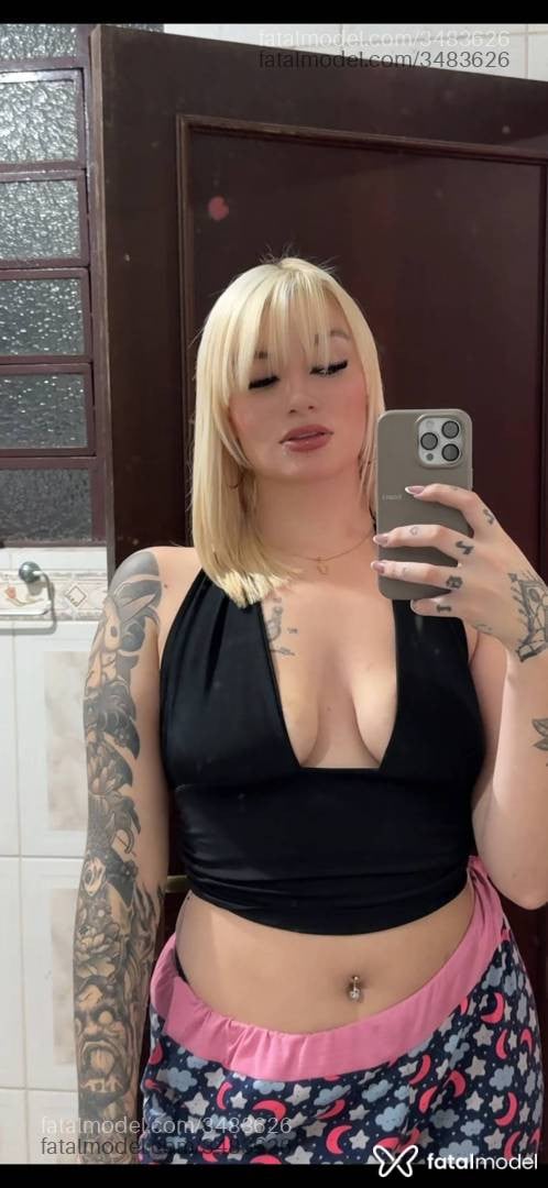 Acompanhante mulher loira (o) de olhos verdes - Alessandra